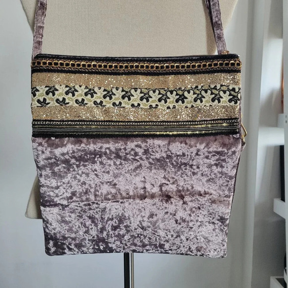 Source Unknown Handbags - Unbranded Velvet Crossbody Convertible to Clutch Style Handbag